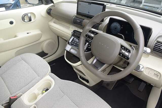 Hyundai INSTER 85kW 02 49kWh 5dr Auto Black