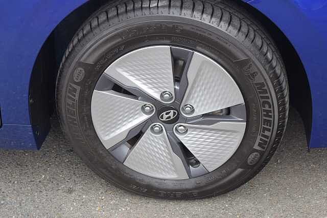 Hyundai IONIQ 1.6 GDi Hybrid Premium 5dr DCT