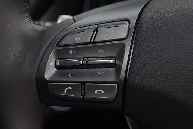 Hyundai IONIQ 1.6 GDi Hybrid Premium 5dr DCT