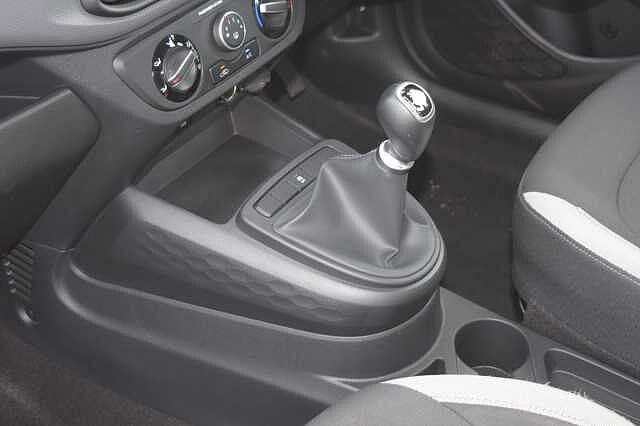 Hyundai i10 1.0 MPi SE Connect 5dr