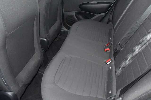 Hyundai i10 1.0 MPi SE Connect 5dr