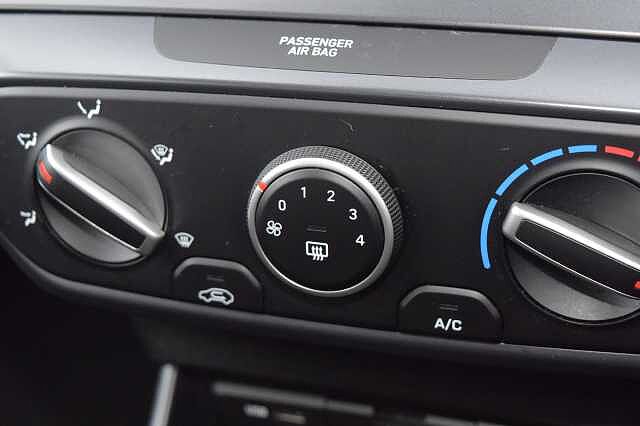 Hyundai BAYON 1.0 TGDi 48V MHEV SE Connect 5dr