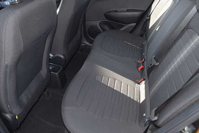 Hyundai i10 1.0 MPi SE Connect 5dr