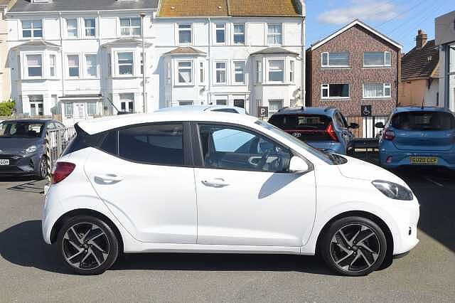 Hyundai i10 1.0 MPi Premium 5dr Auto
