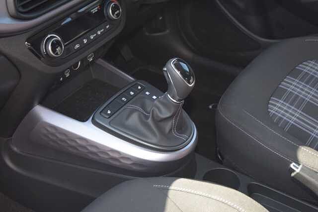Hyundai i10 1.2 [79] Premium 5dr Auto [Nav]