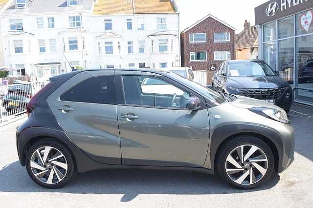 Toyota AYGO X 1.0 VVT-i Edge 5dr Green