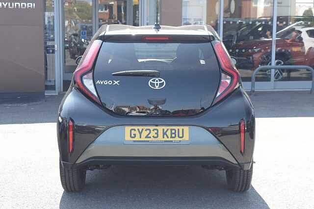 Toyota AYGO X 1.0 VVT-i Edge 5dr Green