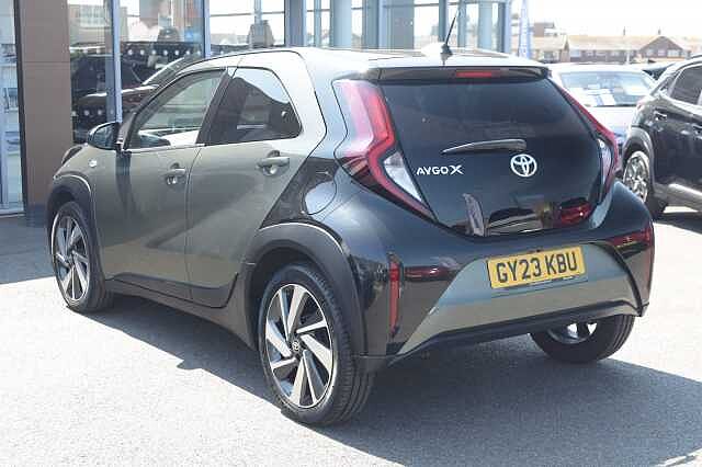 Toyota AYGO X 1.0 VVT-i Edge 5dr Green