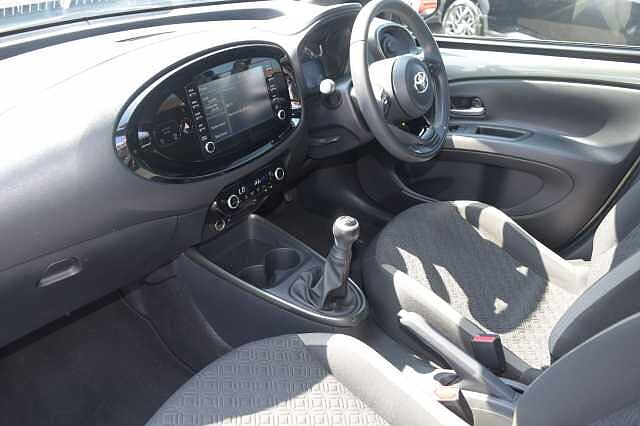 Toyota AYGO X 1.0 VVT-i Edge 5dr Green
