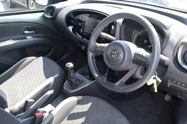 Toyota AYGO X 1.0 VVT-i Edge 5dr Green