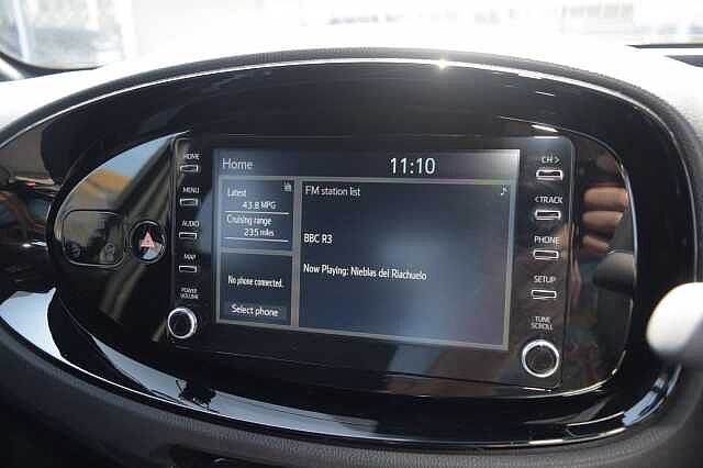 Toyota AYGO X 1.0 VVT-i Edge 5dr Green