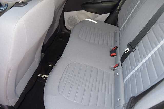 Hyundai i10 1.0 MPi Premium 5dr